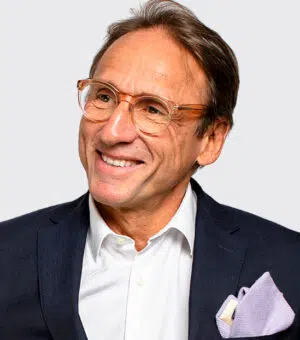 Dr Krishna B. Clough | Chirurgien, cancérologue | L'Institut du Sein Paris