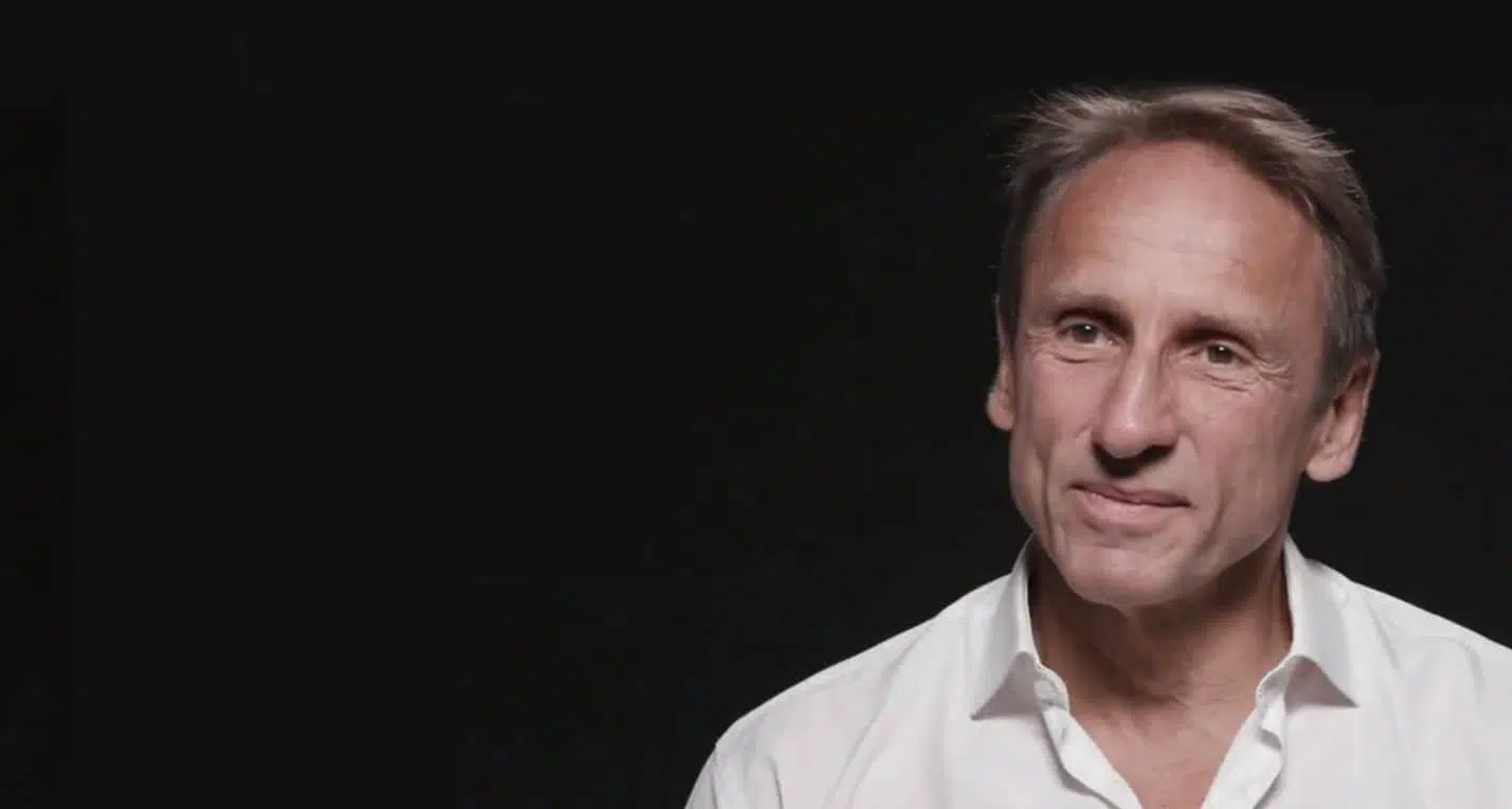 Dr Krishna Clough chirurgien cancerologue parle des differentes innovations pour la reconstruction mammaire institut de sein paris