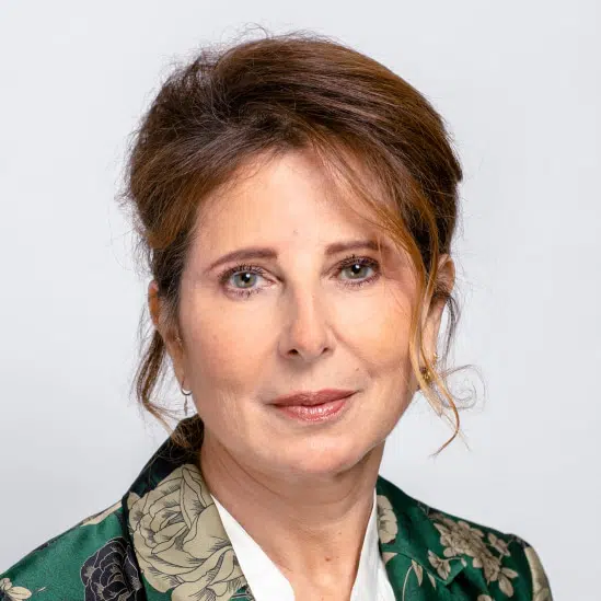 Toutes les interviews du Dr Isabelle Serfati chirurgienne plasticienne