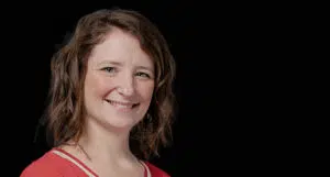 Dr Anne Sabaila, chirurgien specialiste en cancerologique et chirurgie reconstructrice a l’Institut du Sein Paris parle des causes du cancer des seins