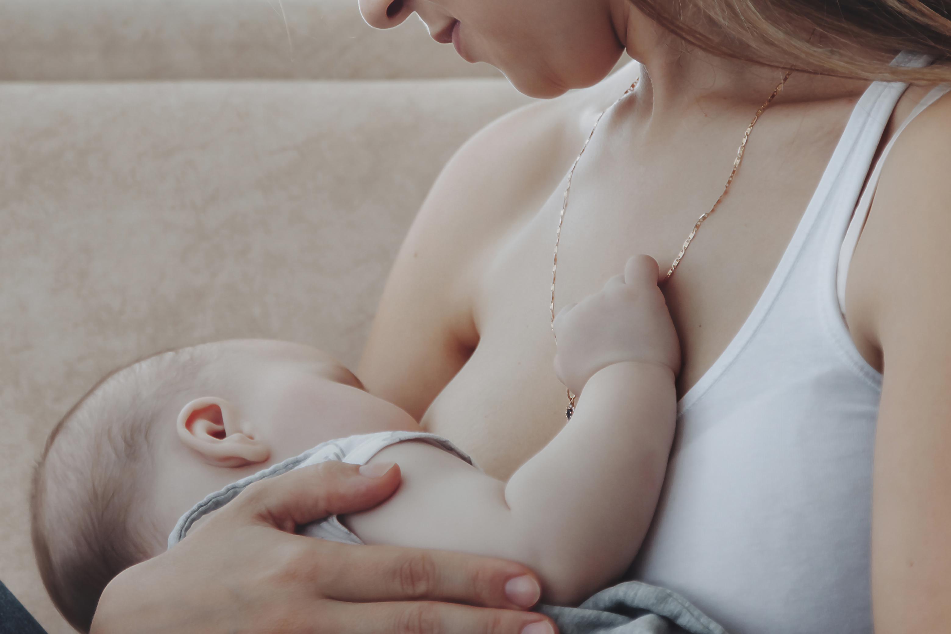 Allaitement après une augmentation mammaire | Institut du Sein | Paris